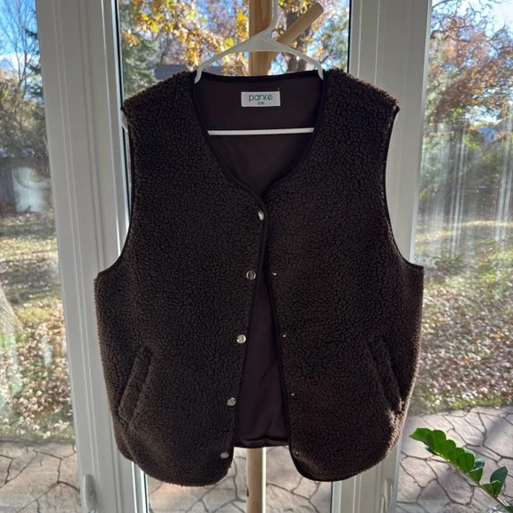Parke Chocolate Brown Sherpa Vest Button Front Fleece Size S/M - Picture 2 of 3